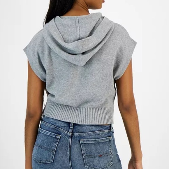 Tommy Hilfiger W Casual Pullover Sweatshirt
Short Sleeve Hoodie Peeking Heart - Picture 3 of 7